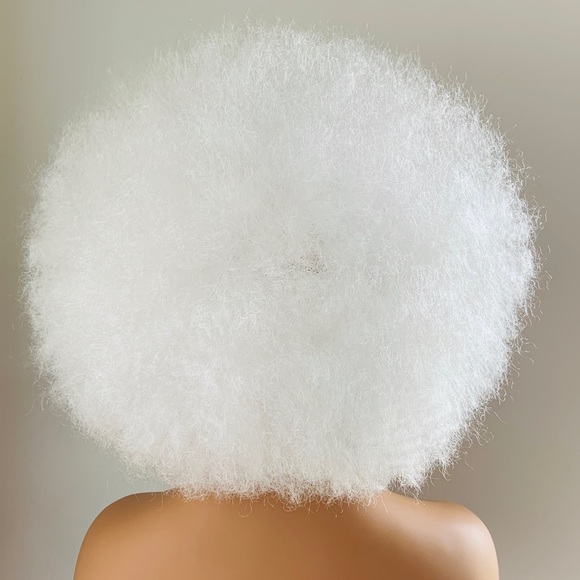 Big & Beautiful White Synthetic Afro Wig for Events/Costumes/Cosplay - Picture 6 of 7